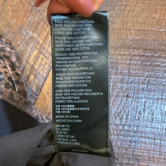 Free People “Fake Out” Faux Wrap Mini Skirt Vegan Leather Leopard Print Size 4 - Picture 9 of 9